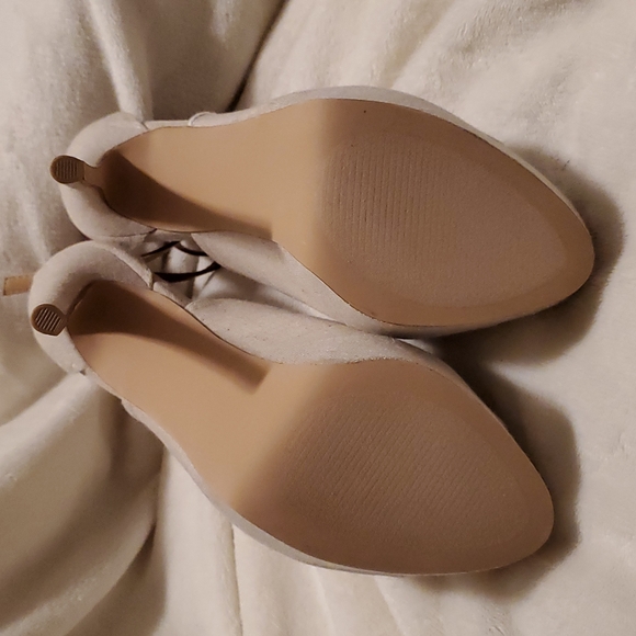 Shoedazzle Mazie Sandals - Picture 3 of 4